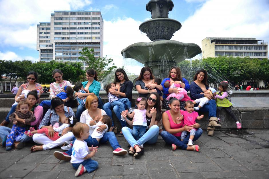 Pechos Libres realiza su primera actividad en el Parque Central