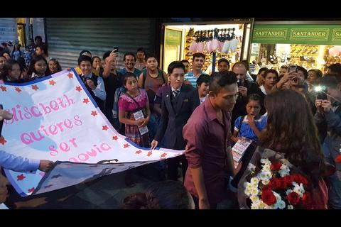 Se viraliza en redes sociales una propuesta de noviazgo no aceptada