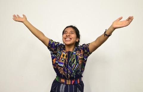 Sara Curruchich "resiste" a la violencia con su poderosa voz