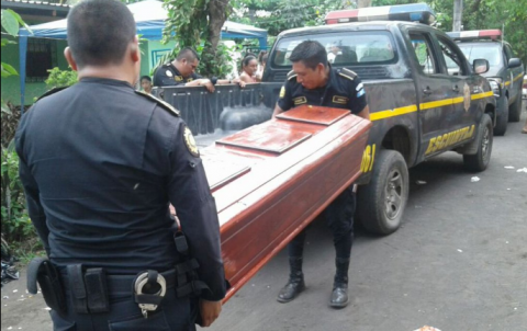 En pleno funeral, PNC incauta el cuerpo por sospechas en su muerte