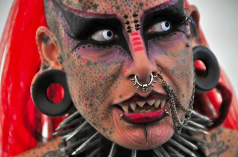 90 segundos con la Mujer Vampiro