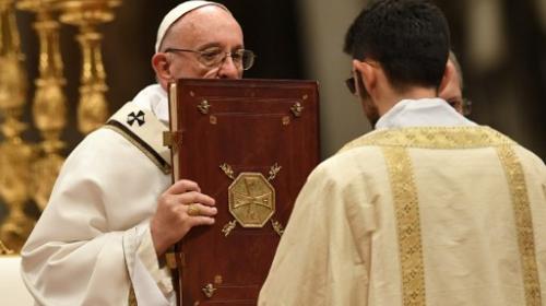 Papa Francisco: "Hay que pensar en los ni&ntilde;os abandonados en Navidad"