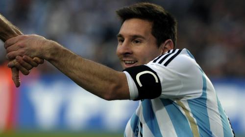 Messi vomita de nuevo en la cancha ¿Estará nervioso?