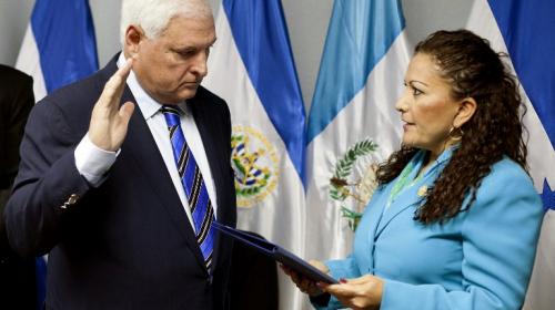 Exigen revisar juramentación de expresidente  Martinelli en Parlacen
