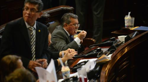 Así se gastan los diputados los Q433 mil disponibles para caja chica