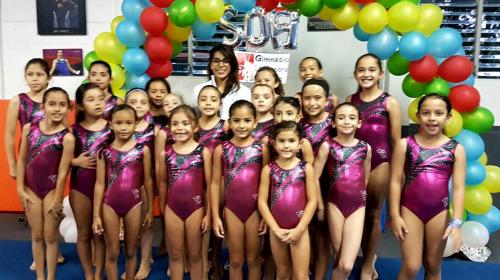 Ana Sof&iacute;a G&oacute;mez lanza su l&iacute;nea de moda para gimnastas