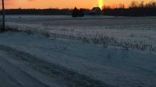 &iquest;Una se&ntilde;al divina? Misteriosa forma en el cielo causa debate