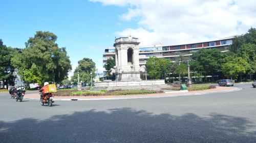 Municipalidad anuncia cambio de vías en la Plaza España