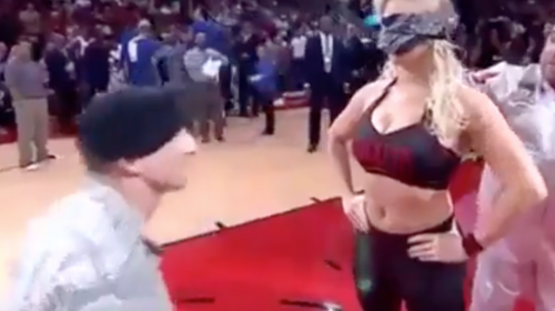 Emotiva reacci&oacute;n de porrista de la NBA a quien propusieron matrimonio