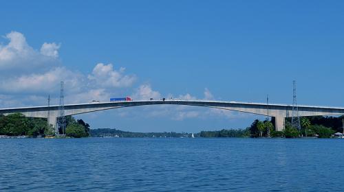 No más fotos sobre el puente de Río Dulce
