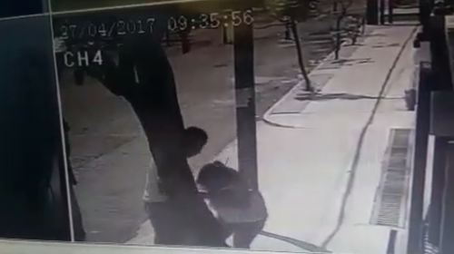 Motoristas asaltan a mujer que caminaba por Las Charcas, zona 11