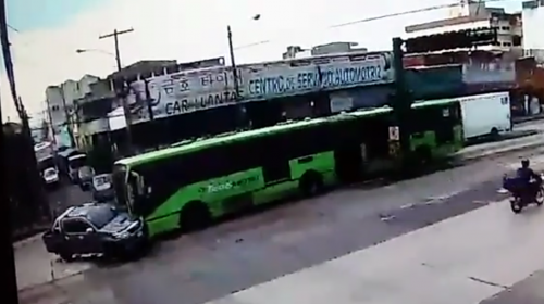 Así fue el accidente del Transmetro en la avenida Bolívar 
