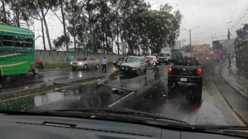 Lluvias y accidente en la ruta al Pac&iacute;fico complican el tr&aacute;nsito 