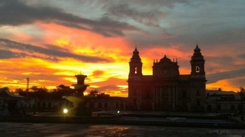 El cielo "anaranjado" que sorprendi&oacute; a los guatemaltecos este jueves
