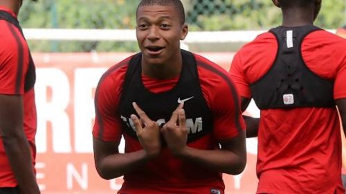 PSG podría fichar a Mbappé por un monto más elevado que el de Neymar