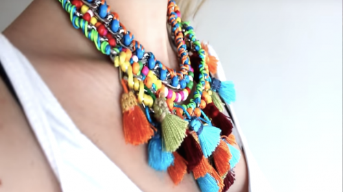 Aprende a elegir el collar perfecto para cada tipo de escote