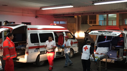 Hospital San Juan de Dios colapsa y hacen traslados de emergencia