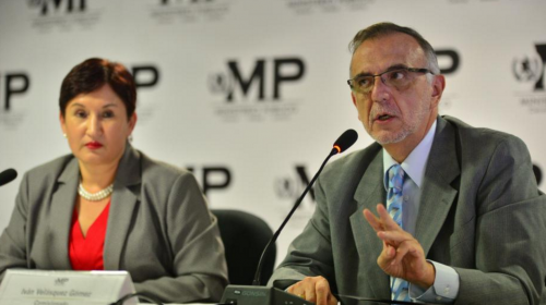 Fiscal dice que renunciará si Iván Velásquez es expulsado del país