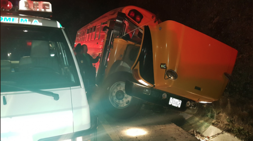 Asistentes a una boda sufren accidente de tr&aacute;nsito en "Las Ca&ntilde;as"