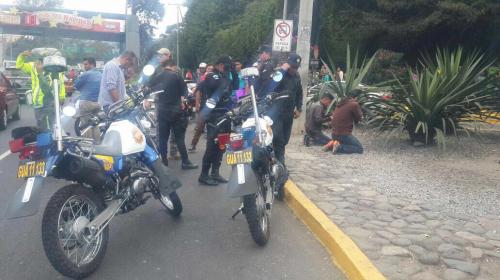 Ciudadanos detienen a presuntos motoladrones en la zona 13