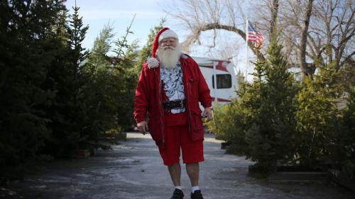 Santa Claus ayuda a detener a un ladrón y evita un robo