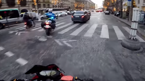 Santa Claus motorizado logra detenci&oacute;n de mujer que atropell&oacute; a peat&oacute;n