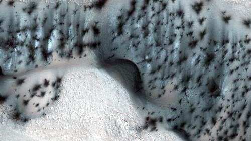 NASA publica im&aacute;genes con nieve "navide&ntilde;a" en Marte