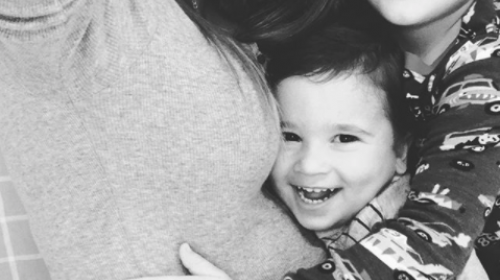 Esposa de Messi luce radiante y bella en su tercer embarazo