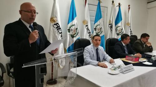 Juramentan a Enrique Alonzo Aceituno como director del Renap