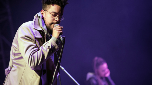 Músico guatemalteco enamoró con su estilo en una gira por España 