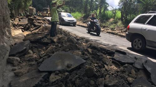 Cráteres por doquier: el calamitoso estado de la red vial