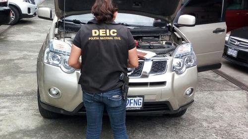 Decomisan camioneta con reporte de robo en M&eacute;xico