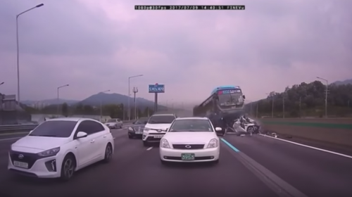 Graban impresionante accidente de tr&aacute;nsito en Se&uacute;l 