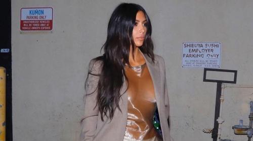 Kim Kardashian luci&oacute; el vestido m&aacute;s transparente de la historia