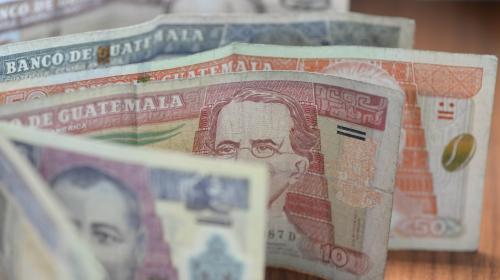 El quetzal, respecto al dólar, alcanza niveles del siglo pasado