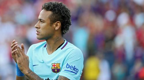 Neymar ya les habría dicho a sus compañeros que se va al PSG