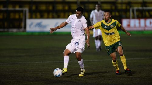 ¿Es nueva la camisola de Comunicaciones sin patrocinadores?