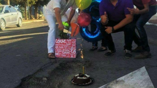 La historia verdadera detrás del "cumpleaños" de un bache en Mixco