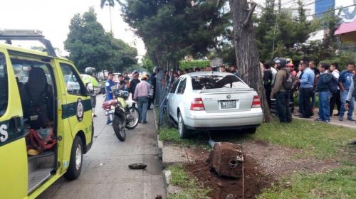 Motorista resulta herido tras fuerte colisi&oacute;n en Avenida Reforma 