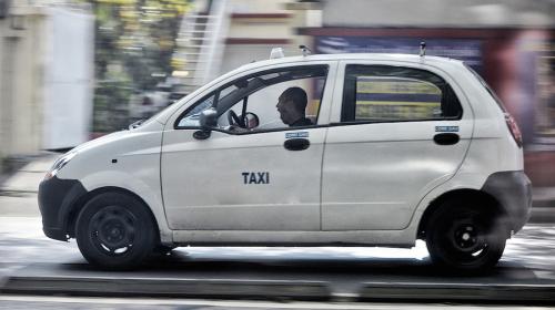 Conversaciones de taxi o el milagro de estar vivo en Guatemala