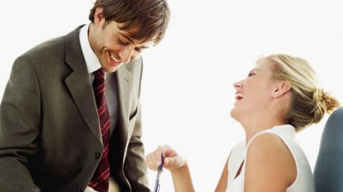 Si hace estas cosas... le gustas a tu compa&ntilde;ero de trabajo