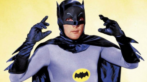 Muri&oacute; Adam West, el actor que dio vida al primer Batman