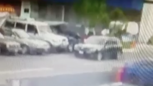 Así roban carros en un parqueo de zona 11