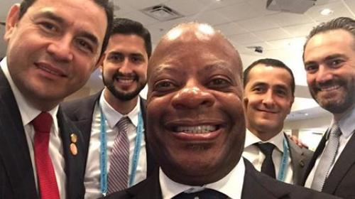 La "selfie" presidencial que enciende las redes sociales