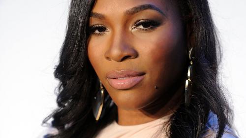 Desnuda y embarazada, Serena Williams posa para portada de revista