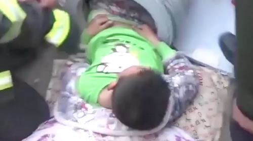 Un ni&ntilde;o queda atorado en una lavadora tras aceptar un reto