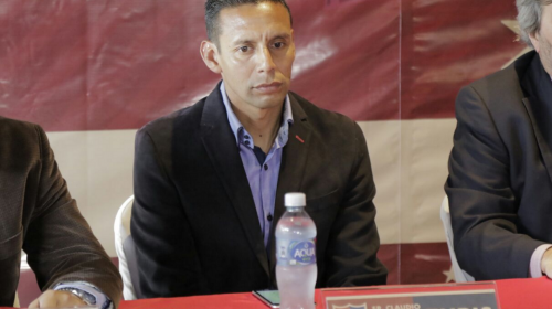 Claudio Albizuris anuncia su retiro del f&uacute;tbol profesional