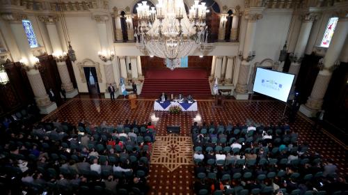 Gobierno inestable: Jimmy solo mantiene la mitad de su equipo original