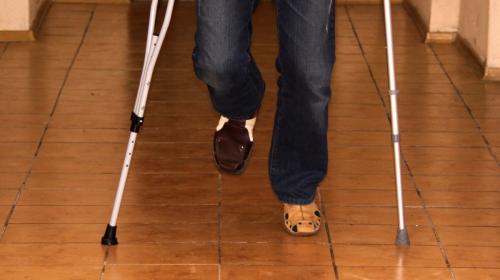 Capturan a hombre que transportaba droga dentro de una muleta