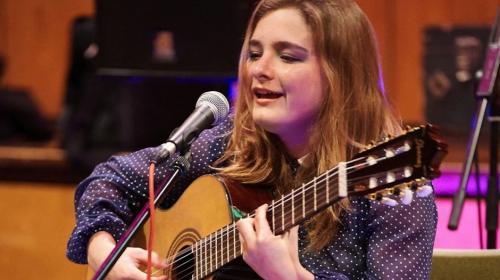 Cantautora guatemalteca realiza concierto en Alemania 